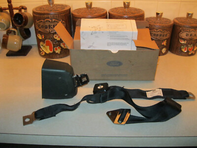 D2DZ-62611A72-W VINTAGE 72 MERCURY METEOR COMET SEAT BELT RETRACTOR ASSEMBLY NOS