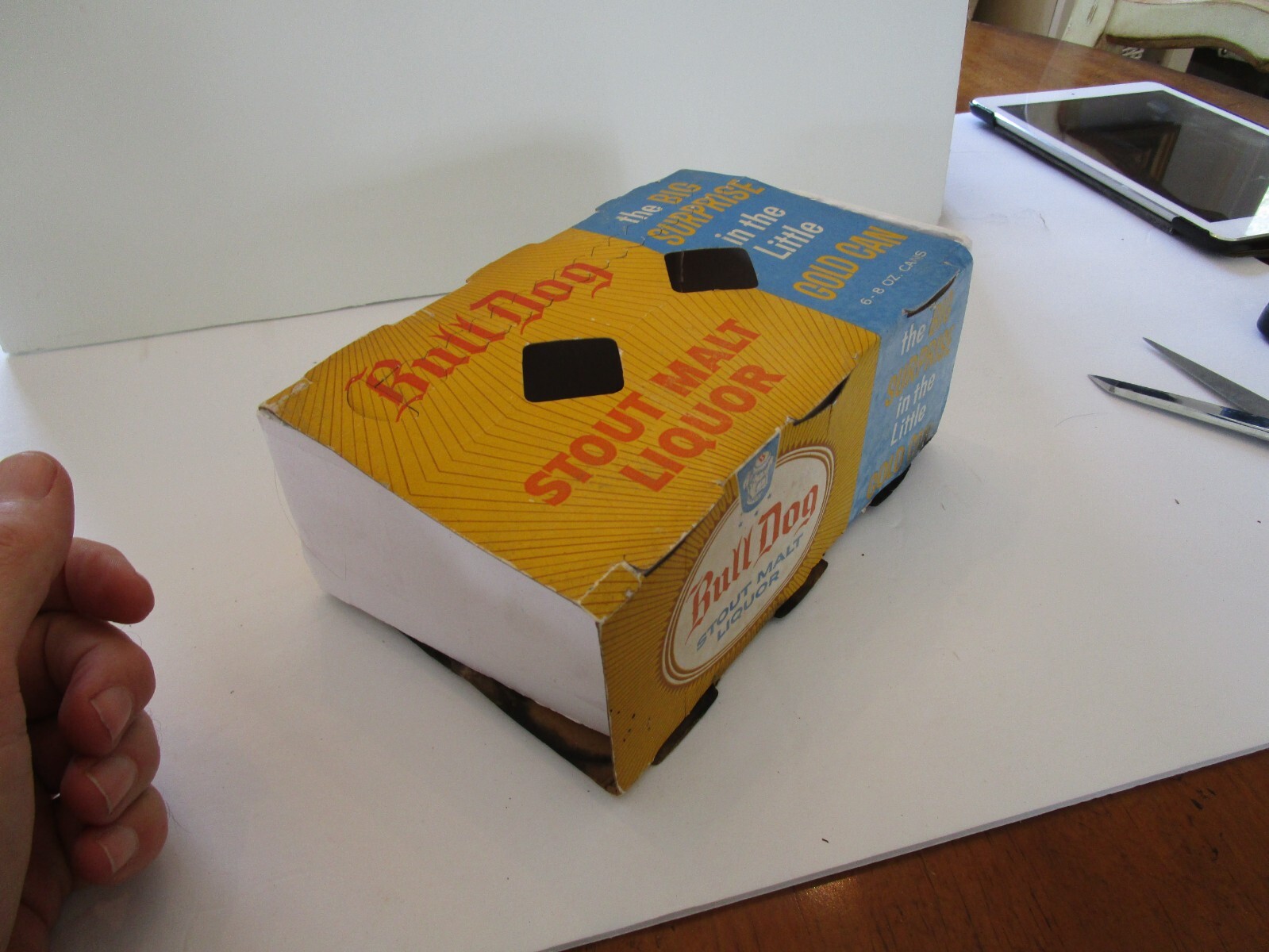 Vintage Bulldog stout malt liquor  6 pack box displays well from CA 1950