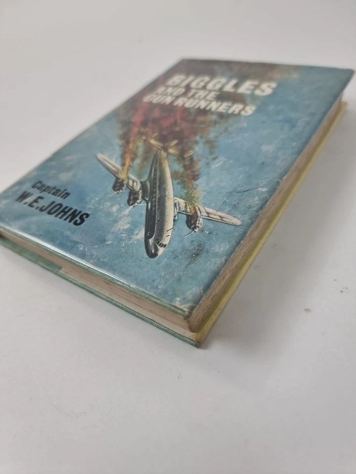 Biggles and the Gun Runners, Captain W. E. Johns - First Edition - Image 3 of 4