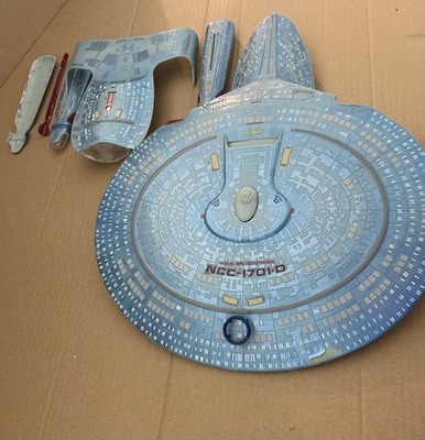Star Trek USS Enterprise Ship AMT ERTL Model NCC-1701-D  *partial assembly-parts