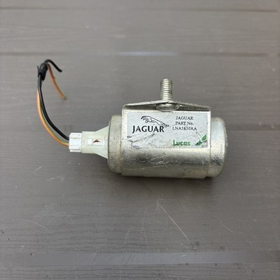 Jaguar XJ8 XK8 - XKR 2001 gear selector LNA5850AA PCA10228