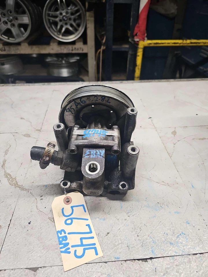 AUDI A6 1995-1998 BOMBA DIRECCIÓN ASISTIDA MOTOR SIN DEPÓSITO Foto 4 de 4