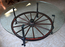 Tisch Couchtisch antikes Wagenrad Halter Schmiedeeisen Glasplatte D 140 cm