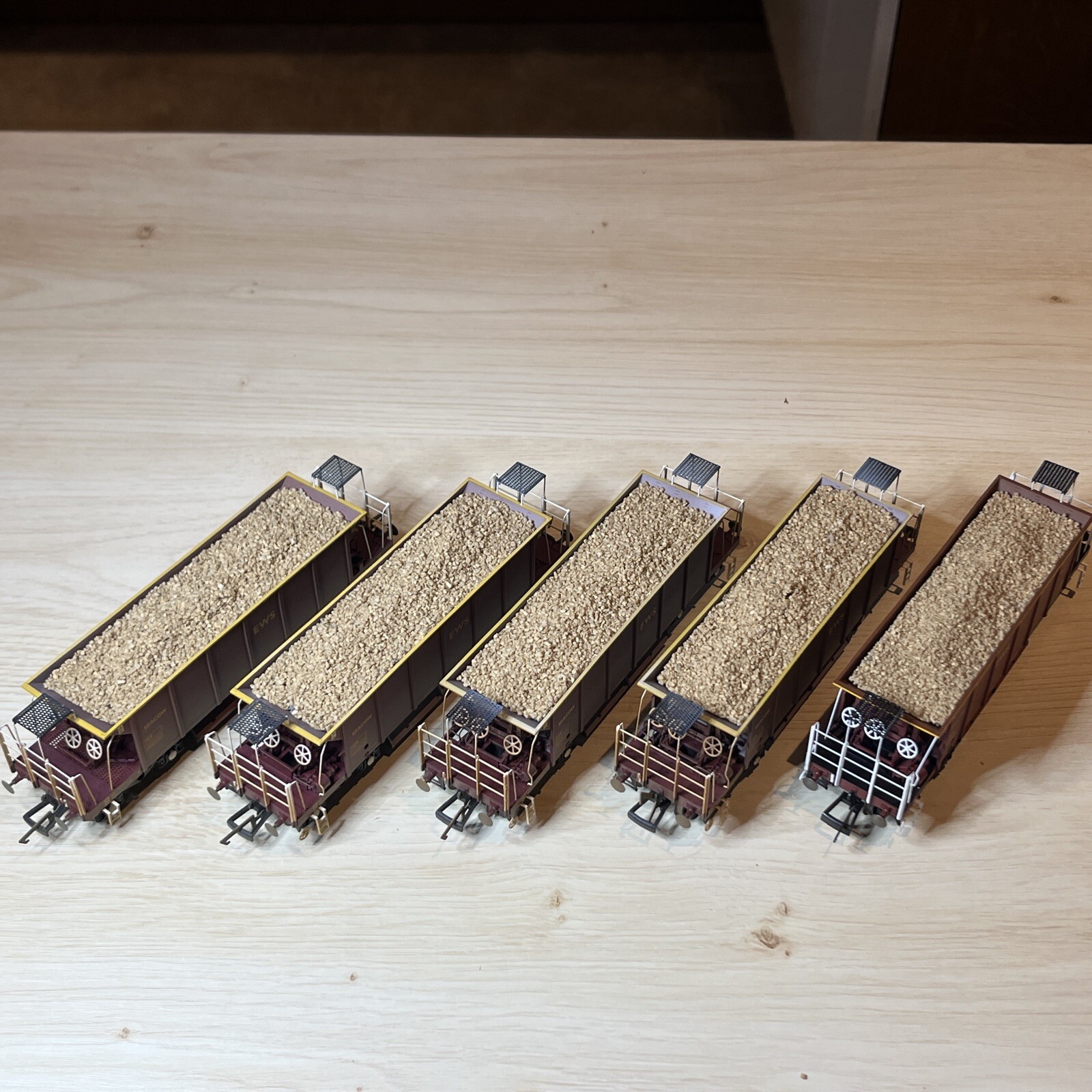 Hornby EWS Seacow Ballast Hoppers (R6846, R6286) Rake of 5