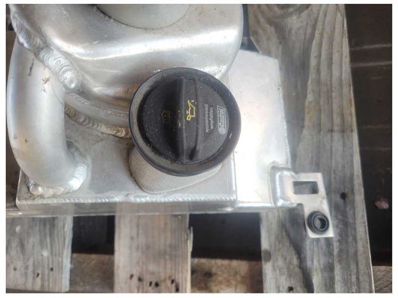 2014 Audi R8 V10 Coupe Engine Oil Dry Sump Reservoir Rear Tank 2136