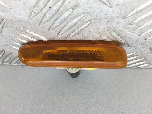 BMW 3 Cabrio E46 Kotflügelblinker vorne rechts 160964 8382104 2.00 21453288