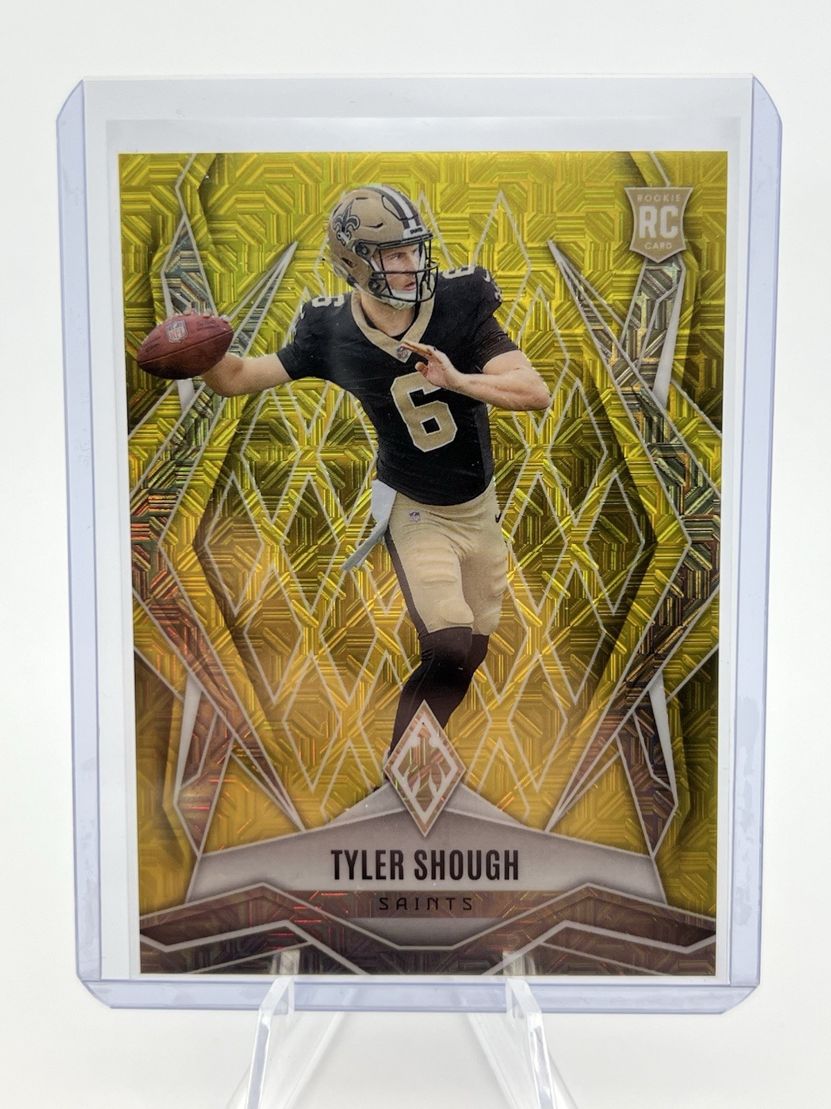 2025 Panini Phoenix Tyler Shough #169 Yellow Mojo /35 New Orleans Saints