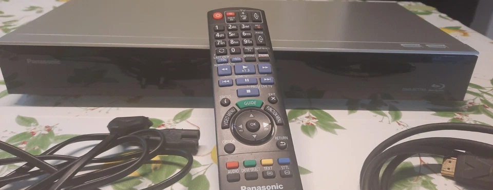 Panasonic DMR-BST760 Blu-ray Recorder mit Twin HD DVB-S Tuner