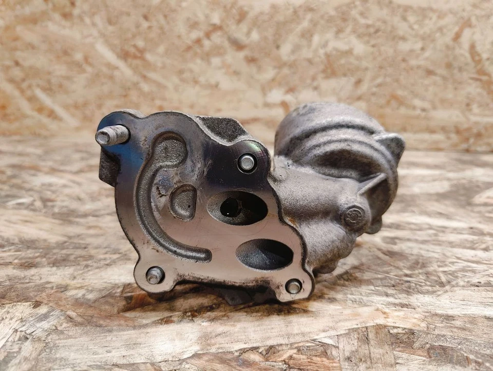 Cadillac XTS 2017 Petrol oil filter mounting bracket 12631607 VLM30066 - Image 4 of 4