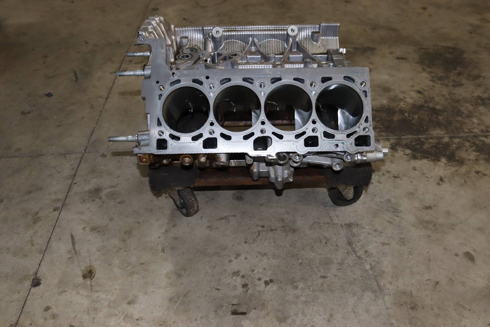 Audi R8 2010-2012 Short block P/N 079103011ED
