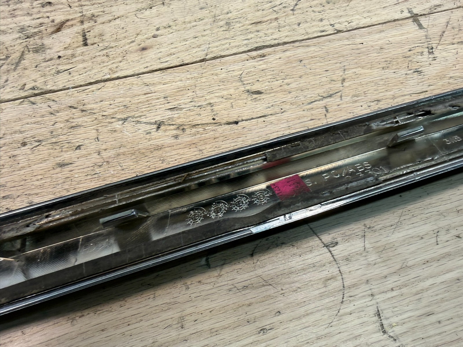 2013 BENTLEY GT COUPE OEM REAR LEFT QUARTER MOLDING TRIM 3W8853535AA