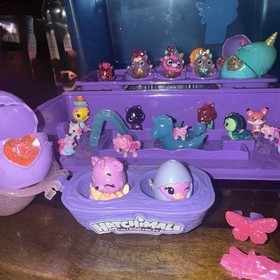 Hatchimals CollEGGtibles Purple Playset Carry Case Lot with Figures