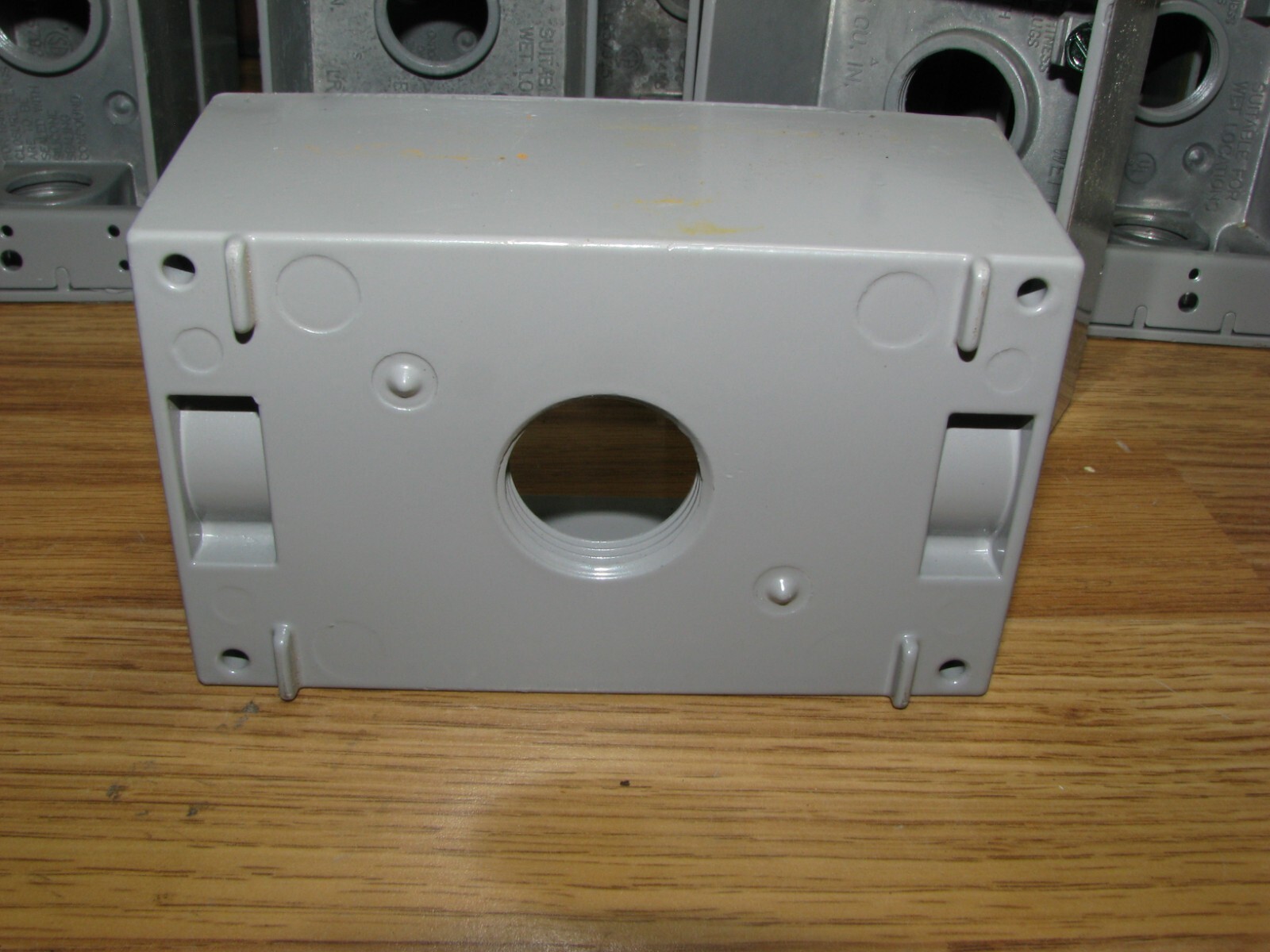 Bell GRAY Single-Gang Weatherproof Outdoor Outlet Box LR57925 E121488 lot of 16