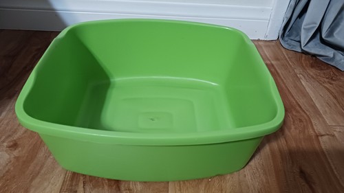 plastic washbasin - lot of 9 - green