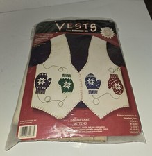 NEW Dimensions Felt Applique Vest Kit 62087 Snowflake Mitten Christmas