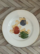 NOS 10 Strawberry Street Christmas Holiday Ornament Dessert Plate 7.75” Diameter