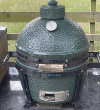 Big Green Egg- Mini Max Charcoal BBQ Grill with Built-In Thermometer