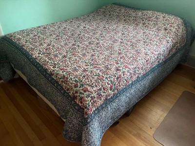 LL Bean Floral Border Quilt Full / Queen Coverlet 95'' x 90'' Reversible