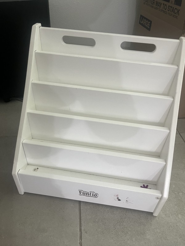 Funlio Kids Wooden Bookcase 4-Shelf Freestanding White Open Face 16.5x12in