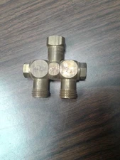 4202214T Teejet 1/4 Inch Female Brass Double Swivel
