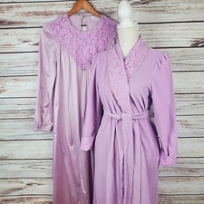 Vanity Fair Vintage Womens Medium Petite 2pc Velour Robe Matching Nylon Gown