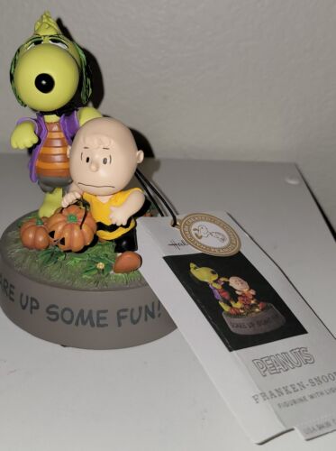 Statuetta Halloween Hallmark 2023 Franken-Snoopy Charlie Brown Peanuts SI ILLUMINA - Foto 1 di 2