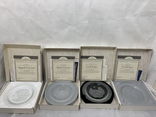 NIB Complete Set of 4 STAR OF BETHLEHEM Collector Plates Morgantown Crystal