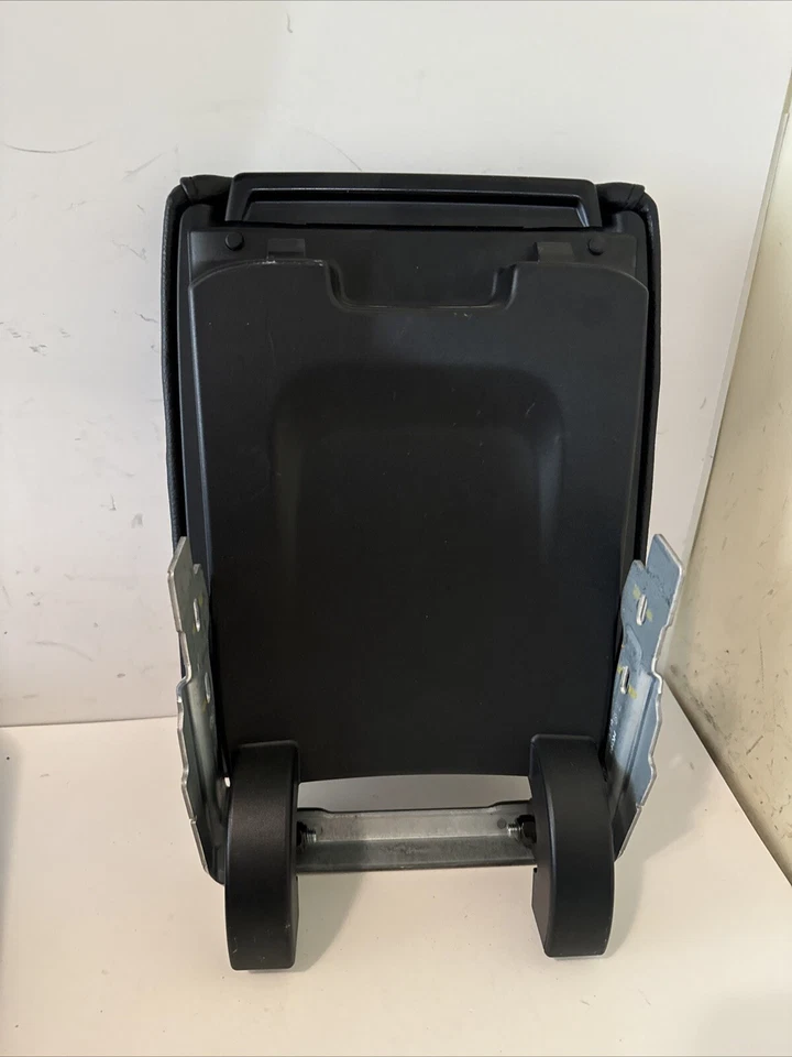 Volkswagen Touareg 2011 brazo central delantero negro OEM 7P6864207C Foto 4 de 4