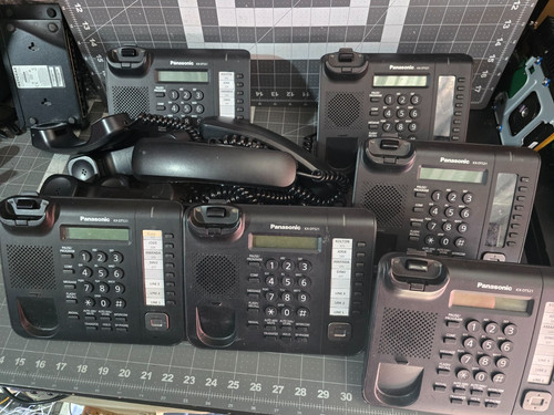 lot of 6 Panasonic kx-dt521 phones