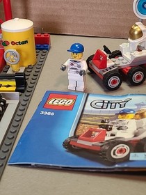 Lego City 3368 Space Center & 3365 Moon Buggy