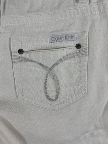 Calvin Klein Jeans Women's Low Rise Distressed White Denim Short Size:4 (30 X 6) - Picture 5 of 9