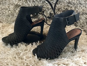 vince camuto gray heels