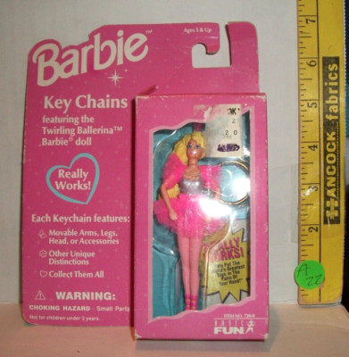 1996 NEW ON CARD BASIC FUN BARBIE KEYCHAIN TWIRLING BALLERINA BOX SHOWS WEAR A22