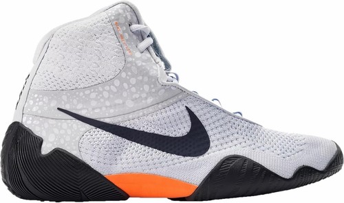 Size 10.5 Nike Tawa SE  display picture 1