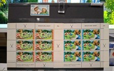 GH208 - New Zealand 1971 'Children's Health, Hockey', 2 x Mini Sheets + MNH