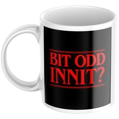 Bit Odd Innit? Parodie Stranger Things Tasse - Lustiger Britischer Humor Kaffee Tee Geschenk