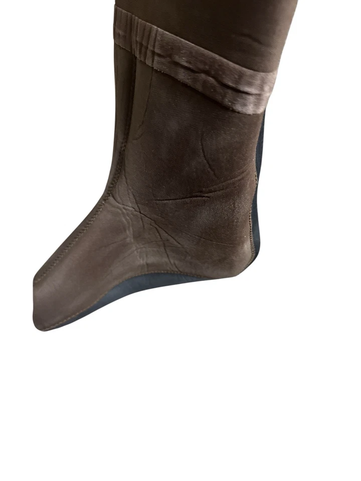 Cabela’s Small Neoprene Fishing Hip Waders Brown Footed Patch On Right Leg - Image 4 of 4