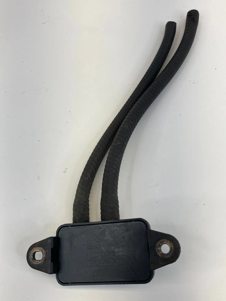 97-06 Ford Expedition Exhaust Gas ReCirculation EGR Pressure Sensor w/ Connector - Изображение 2 из 4