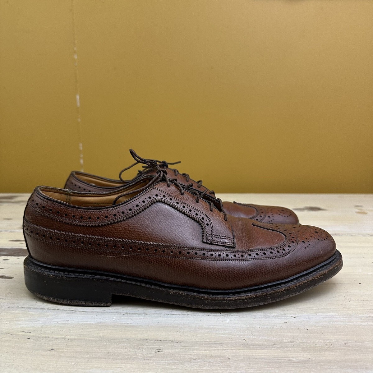 FLORSHEIM Vtg Brown Leather Wingtip Longwing Gunboat Shoes 97625