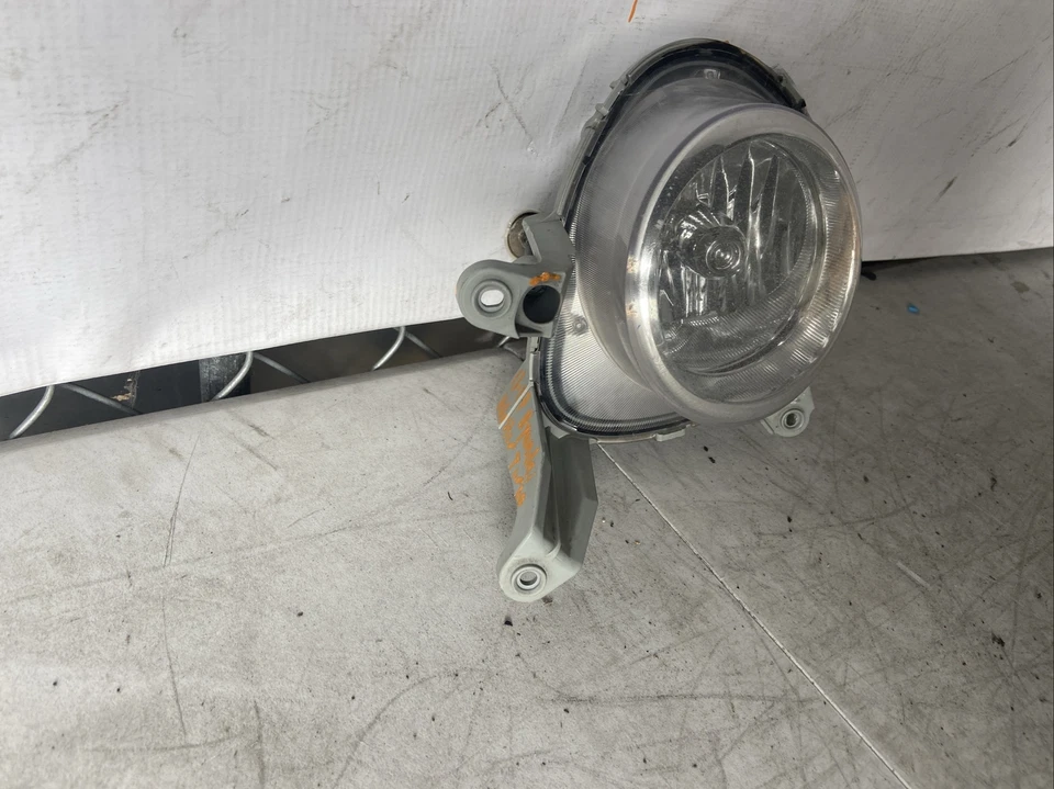 HYUNDAI VELOSTER 2013-2017 TURBO LUZ ANTINIEBLA IZQUIERDA OEM Foto 2 de 4