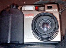Olympus Camedia C-3000 ZOOM 3.3 MEGAPIXEL 3x OPTICAL ZOOM w/memory card READ