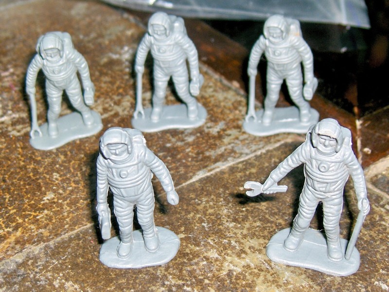 (10) 54mm Astronauts figures vintage plastic MPC from Hong Kong