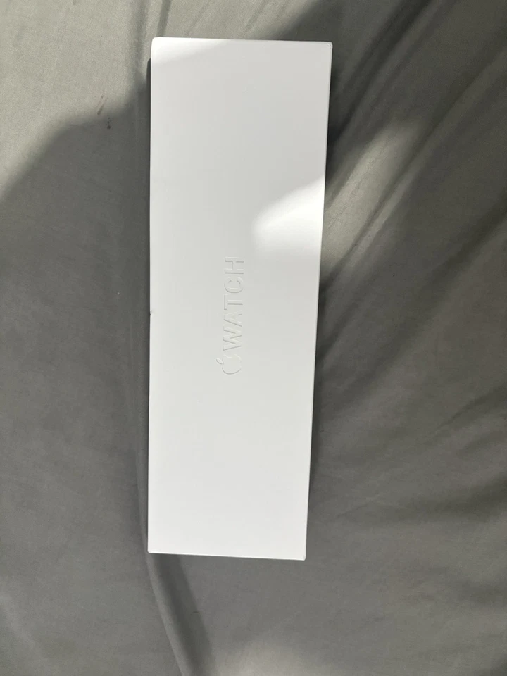 APPLE Watch Series 11 46mm GPS Jet Black Aluminium Case Black Sports Band M/L - Image 3 of 3