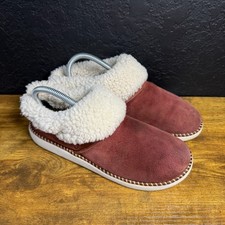 OluKai Ku'i 20457-1234 Rose Dust Nubuck Leather Shearling Slippers Womens Size 8