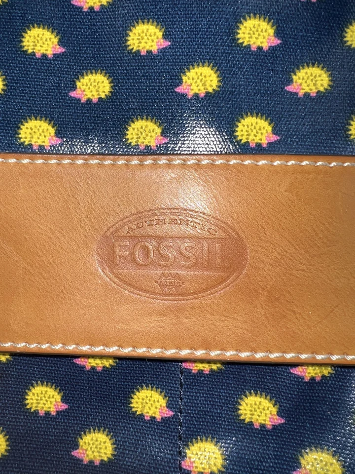 Женская сумка-мессенджер Fossil большой принт еж холщовый кожаный ремень - Изображение 2 из 4