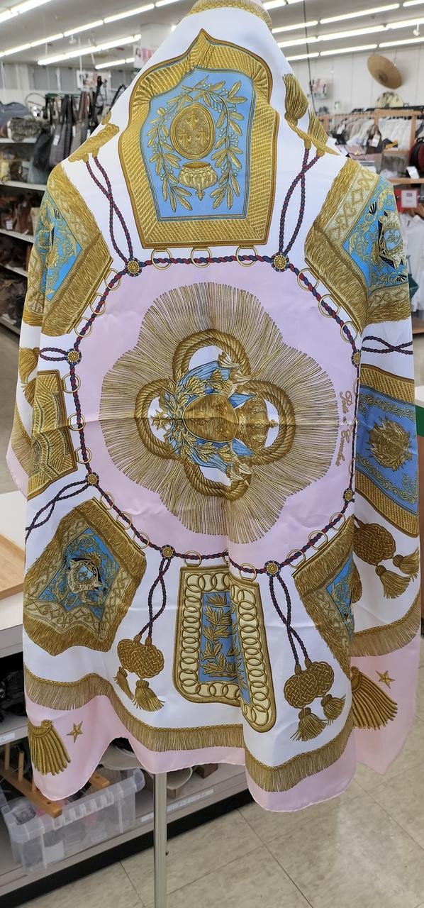HERMES Carre 90 Silk Scarf Luxury Fashion Accessory