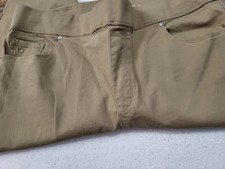 Gloria Vanderbilt all around slimming effect dark tan EUC capris sz 16