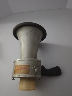 Vintage ''Little Bull'' power megaphone manufactured by Austin Very Rare Needs Bat