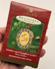 VTG Hallmark Keepsake 2001 Mother & Daughter Locket Photo Holder Ornament New