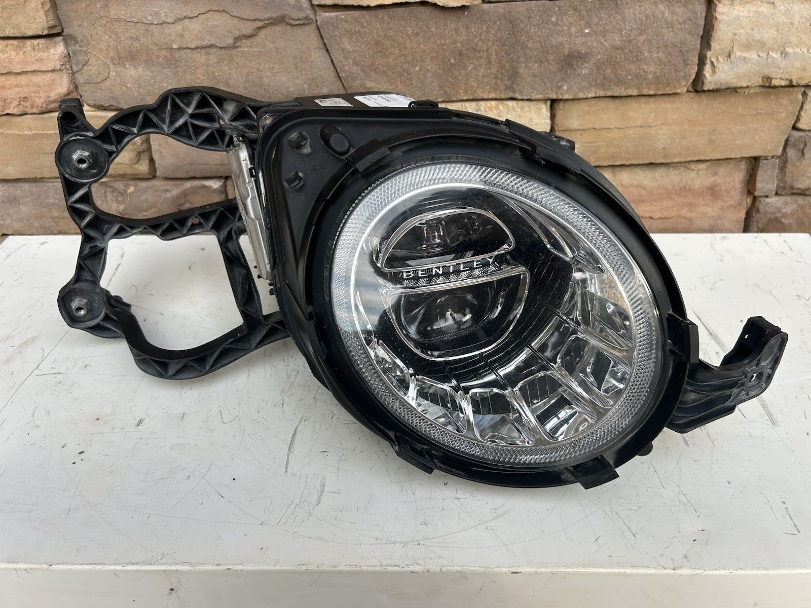 2016-2020 BENTLEY BENTAYGA FRONT RIGHT HEADLIGHT PASSENGER LED HEAD LIGHT